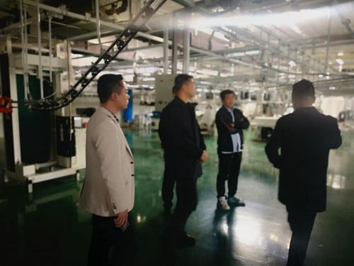 政府持續(xù)關(guān)注匠衣洗護(hù),鐵嶺張書記蒞臨北京參觀智能云洗衣模式